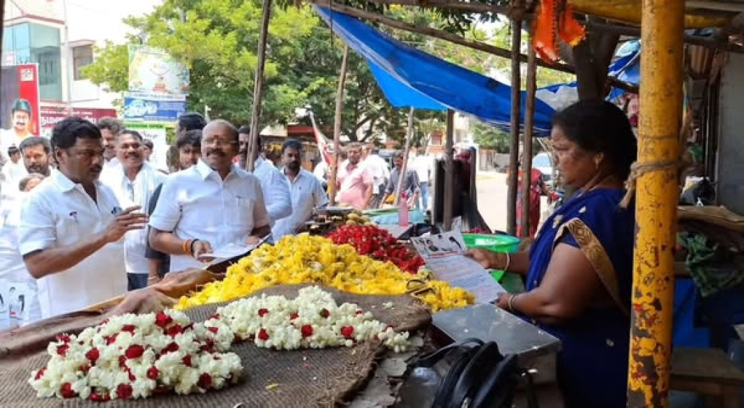 மறைமலைநகரில் ஸ்டாலின் மாடல் அரசின் அவலங்களை வியாபாரிகளிடம் எடுத்துரைத்த அம்மா பேரவை!
