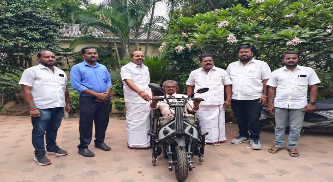 சமர்த்தனம் அறக்கட்டளையால் திரு. M.தீனதயாளனுக்கு மூன்று சக்கர வாகன உதவி!