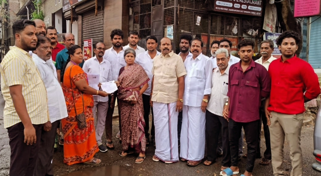 தாம்பரம் கிழக்கு பகுதியில் நடைபெறும் சிறப்பு தீவிர வாக்காளர் பட்டியல் திருத்தப் பணிகளை நேரில் ஆய்வு செய்த நிகழ்வு