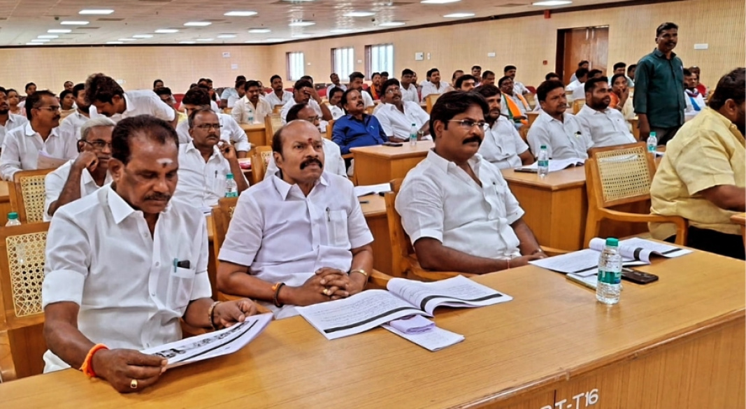 செங்கல்பட்டு மாவட்ட ஆட்சியர் தலைமையில் நடைபெற்ற ‘தூய்மையான வாக்காளர் – வலுவான ஜனநாயகம்’ சிறப்பு கூட்டத்தில் அரசியல் கட்சி பிரமுகர்கள் பங்கேற்பு