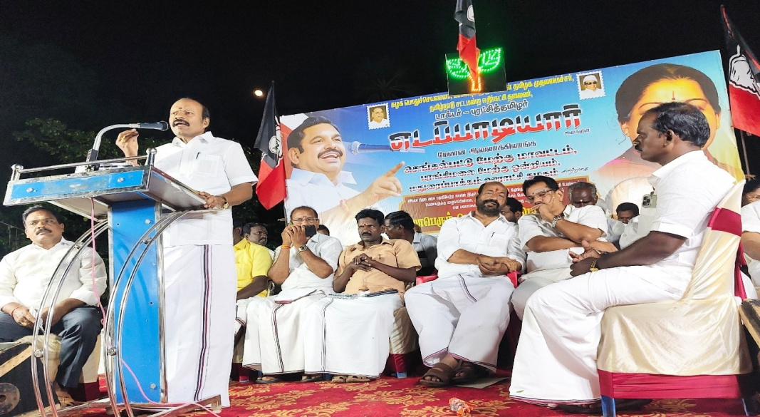 செங்கல்பட்டு மேற்கு: பரங்கிமலை ஒன்றியம் மதுரைப்பாக்கம் ஊராட்சி சார்பில் கோவிலாஞ்சேரி தெருமுனை பொதுக்கூட்டத்தில் தி.மு.க. அரசுக்கு எதிர்ப்பு கருத்து வெளியீடு