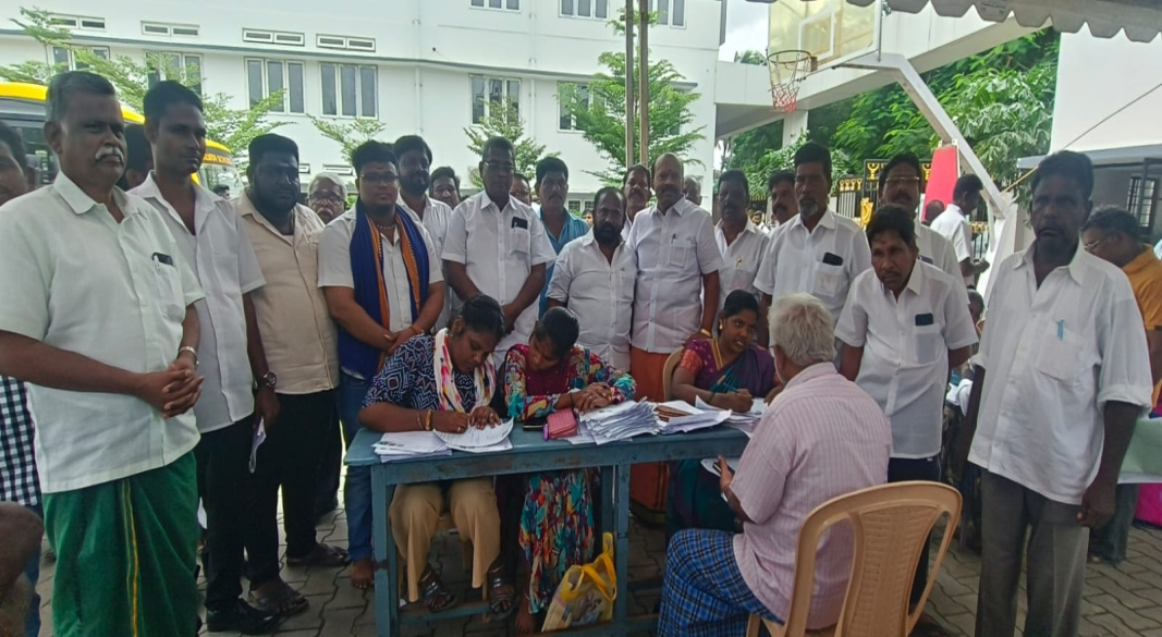 தாம்பரம் சட்டமன்ற தொகுதியில் சேலையூர் பாகங்களில் சிறப்பு வாக்காளர் பட்டியல் திருத்த பணிகளை ஆய்வு