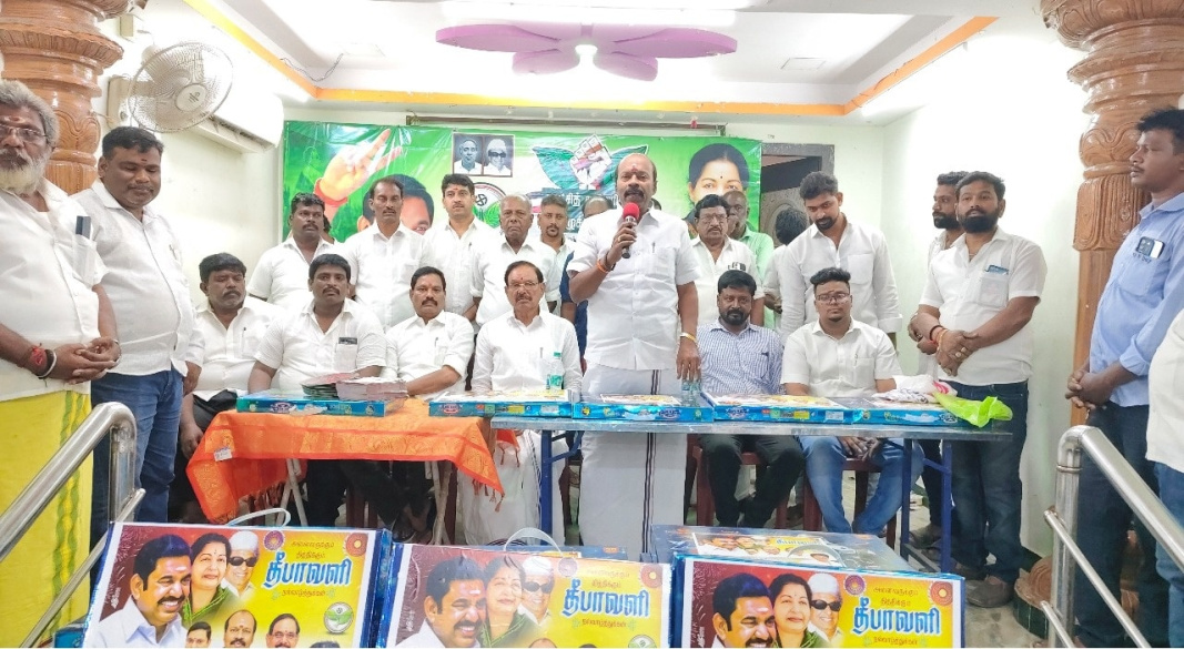 செங்கல்பட்டு மேற்கு மாவட்டம் கீழ்கட்டளை பகுதி கழகம் சார்பில் கிளைக் கழக நிர்வாகிகள் ஆலோசனைக் கூட்டத்தில் கலந்துகொண்ட தருணம்.