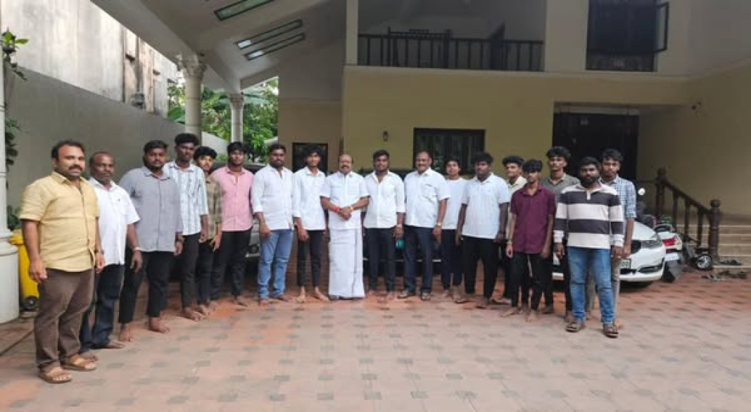 பெருங்களத்தூர் MKB நகரில் 25 இளைஞர்கள் அஇஅதிமுகவில் இணைந்தனர் – கழக வளர்ச்சிக்கு உறுதியான புதிய புள்ளிகள்!