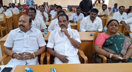 செங்கல்பட்டு மாவட்ட ஆட்சியர் அலுவலகத்தில் நடைபெற்ற அங்கீகரிக்கப்பட்ட அரசியல் கட்சிகளின் ஆலோசனைக் கூட்டத்தில் அதிமுக சார்பில் செங்கல்பட்டு மேற்கு மாவட்ட கழக நிர்வாகிகள் பங்கேற்பு